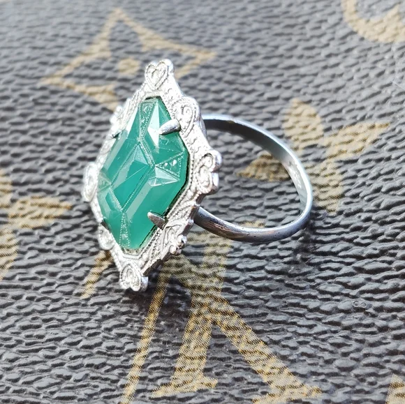 Antique Uncas Sterling Silver and Chrysoprase Ring - Picture 4 of 6